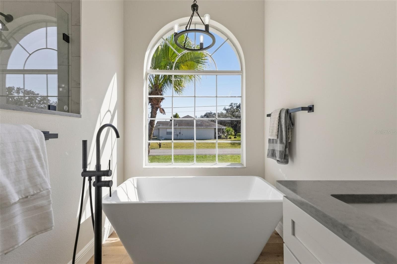 Primary Bathroom - 1379 HENRY AVE, SPRING HILL