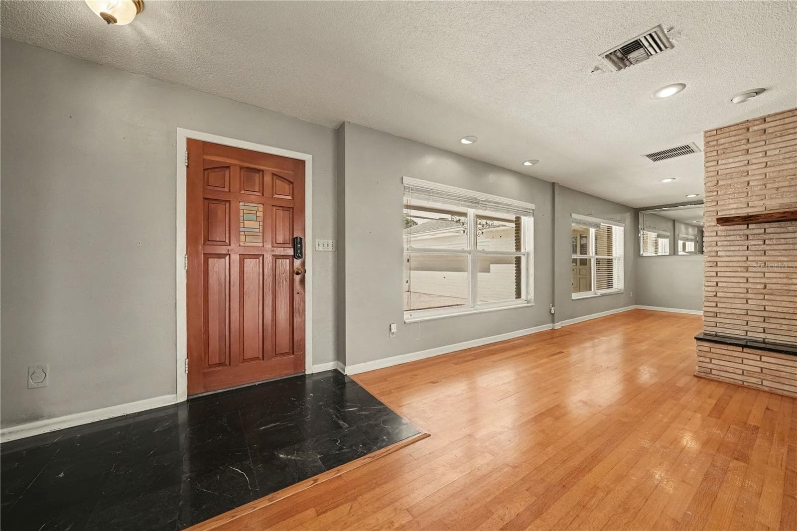 Single Family Residence at 6401 GIBSON DR, BELLE ISLE, photo 9 of 62