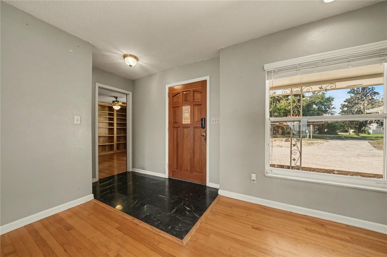 Single Family Residence at 6401 GIBSON DR, BELLE ISLE, photo 10 of 62