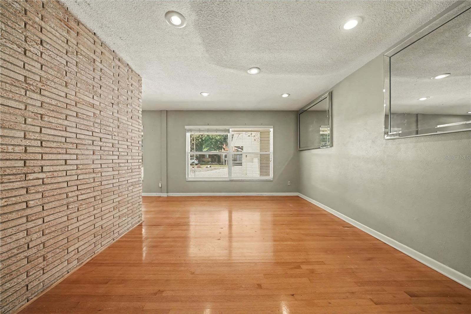 Single Family Residence at 6401 GIBSON DR, BELLE ISLE, photo 17 of 62