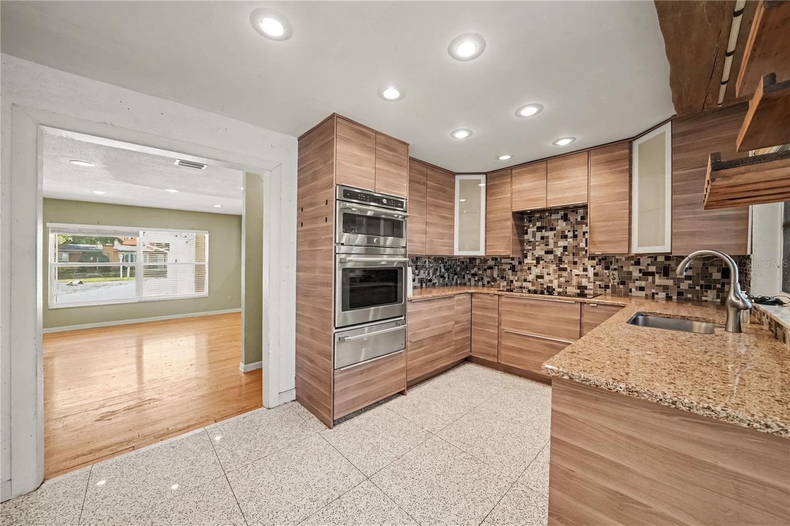 Single Family Residence at 6401 GIBSON DR, BELLE ISLE, photo 22 of 62