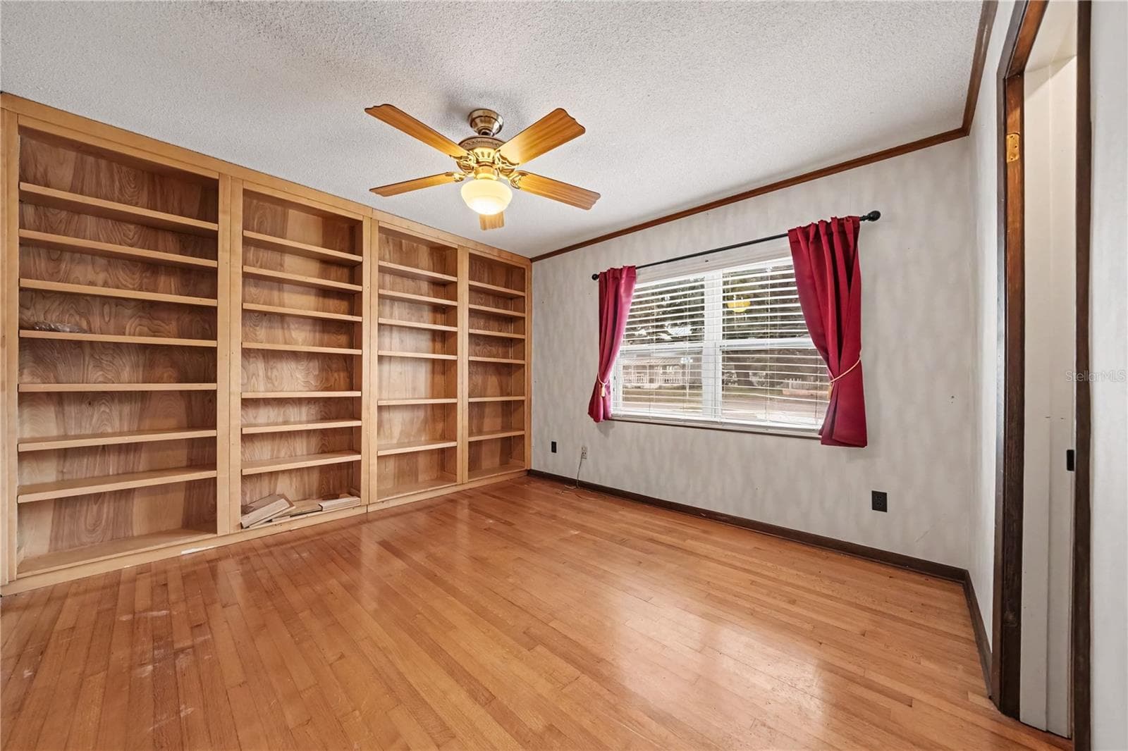 Single Family Residence at 6401 GIBSON DR, BELLE ISLE, photo 29 of 62