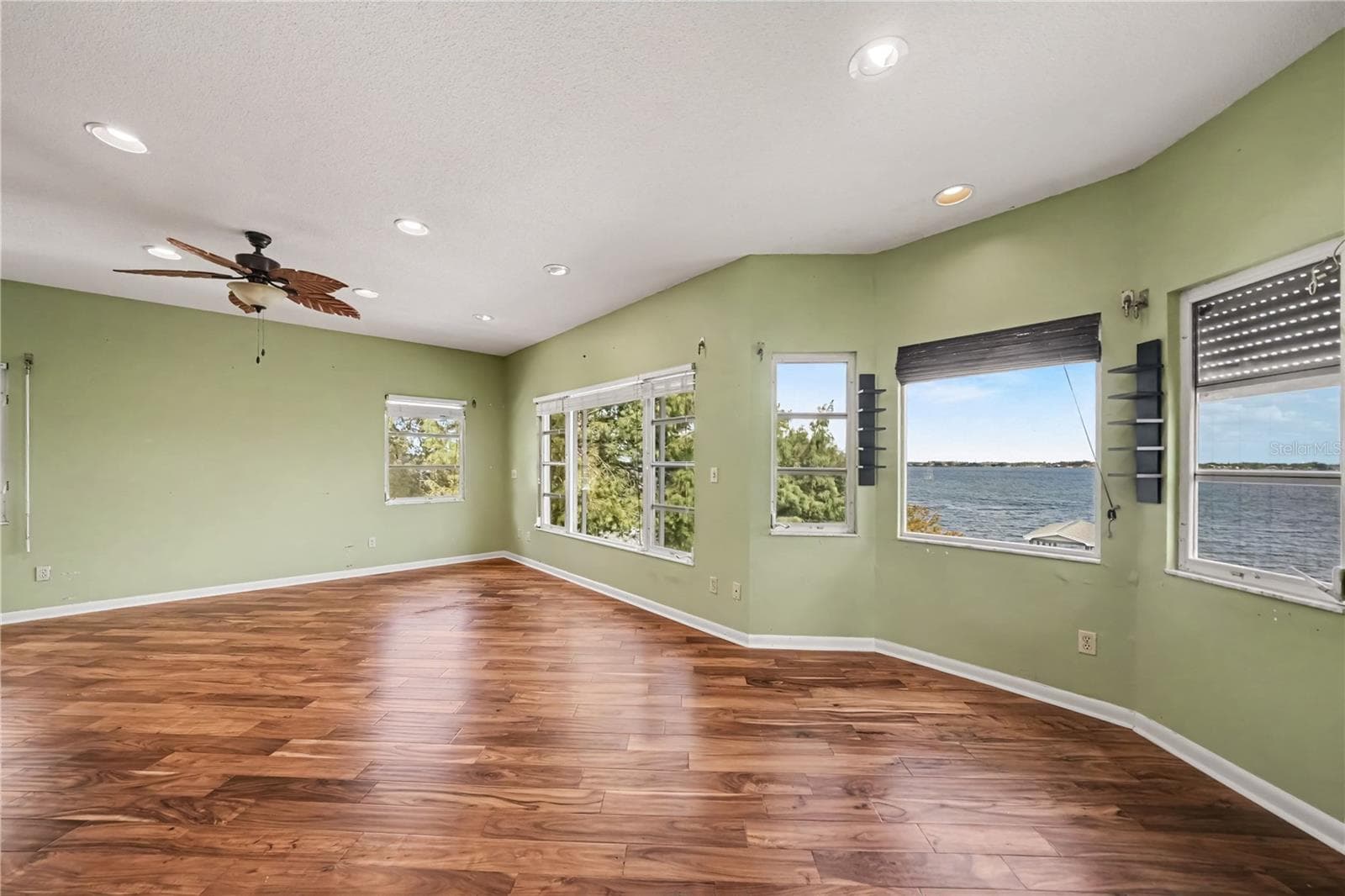 Single Family Residence at 6401 GIBSON DR, BELLE ISLE, photo 36 of 62