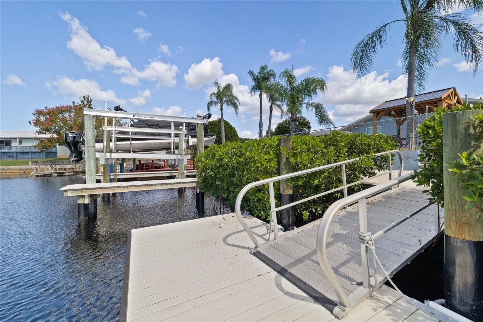 Ramp and floating dock - 5001 MARLIN DR, NEW PORT RICHEY