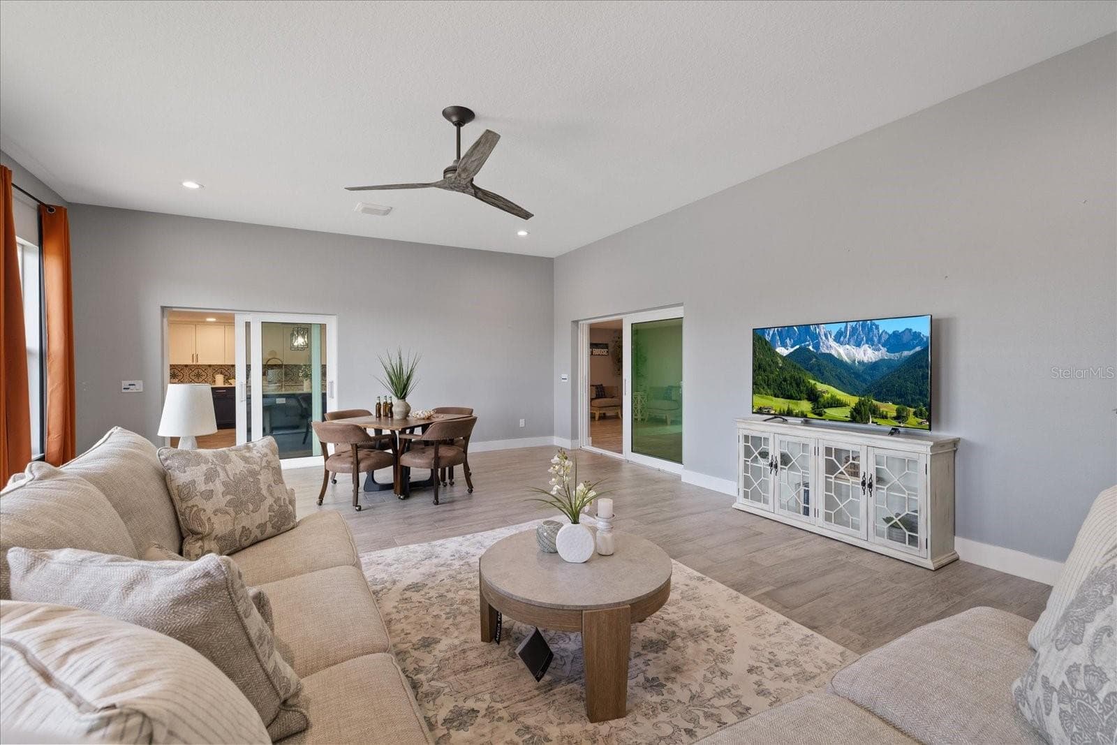 Family room with mini split AC - 5001 MARLIN DR, NEW PORT RICHEY