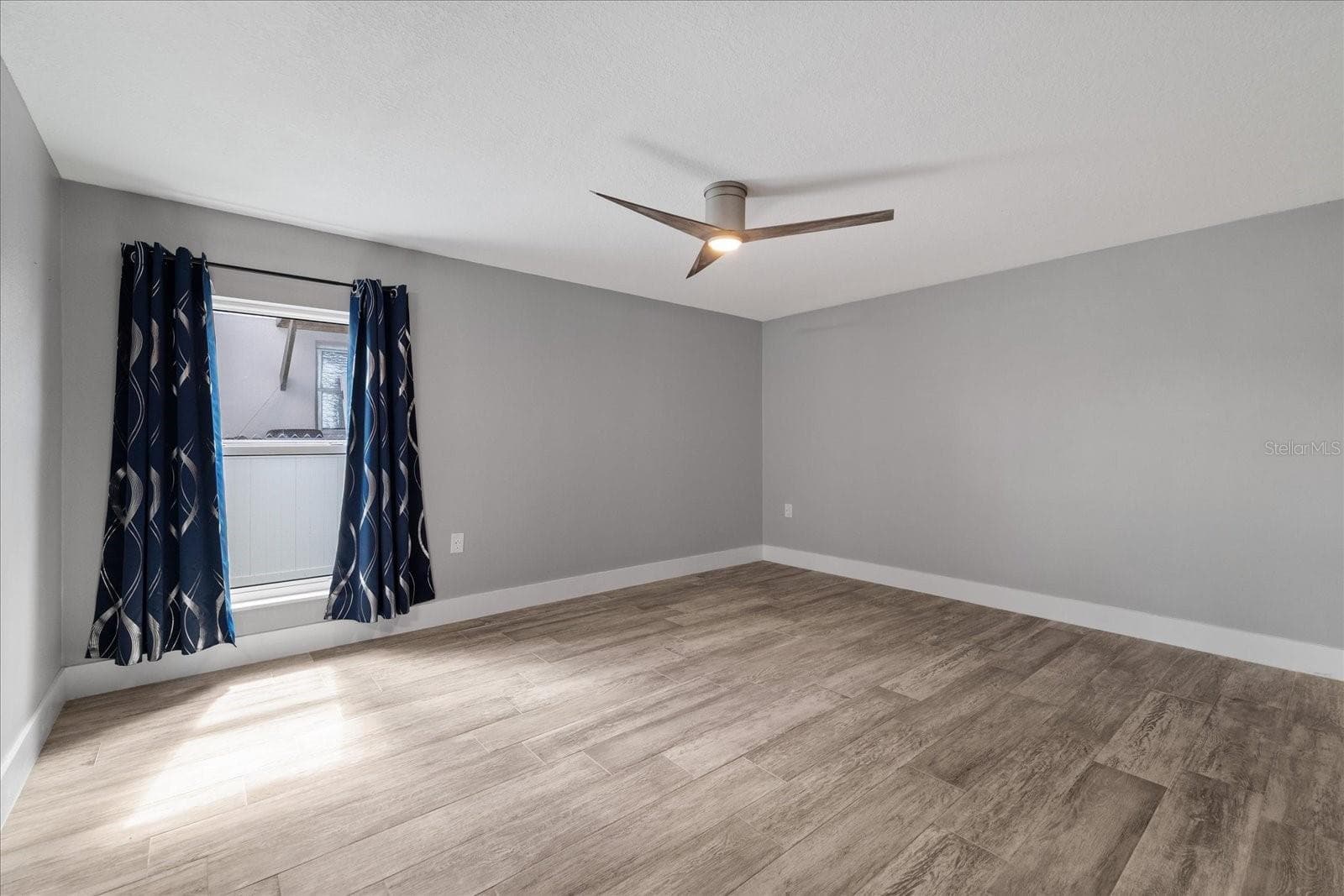 Primary bedroom with ensuite - 5001 MARLIN DR, NEW PORT RICHEY