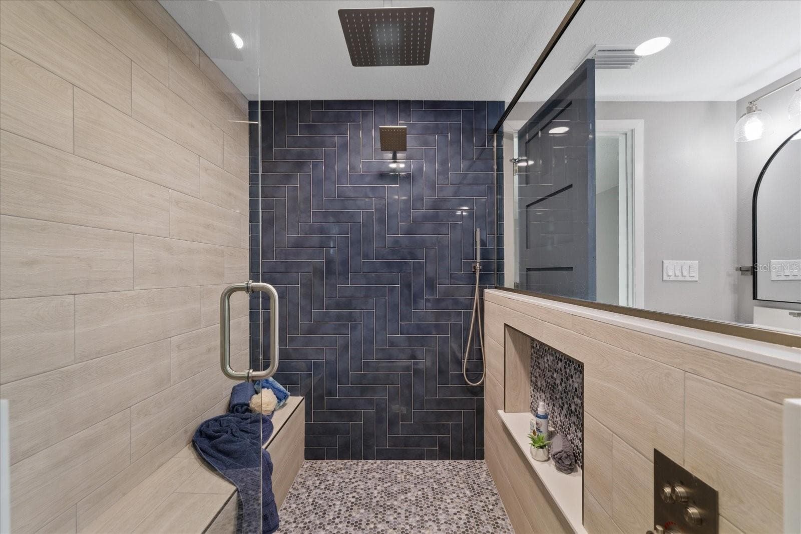 Large walk in glass shower in primar - 5001 MARLIN DR, NEW PORT RICHEY