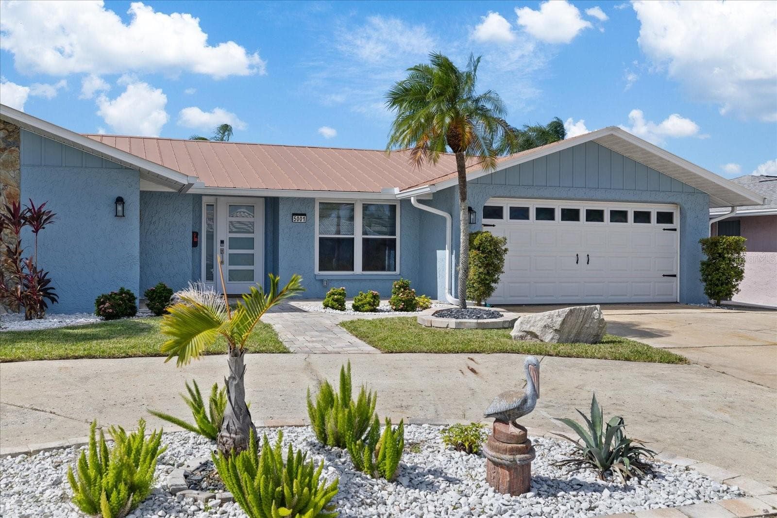 Front circular drive - 5001 MARLIN DR, NEW PORT RICHEY