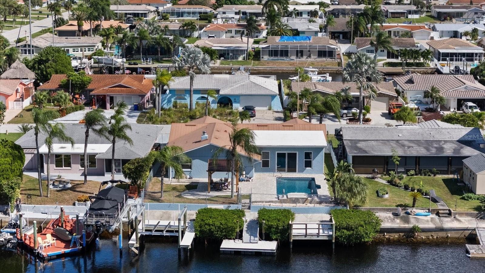 Aerial view of pool,lift, both docks - 5001 MARLIN DR, NEW PORT RICHEY