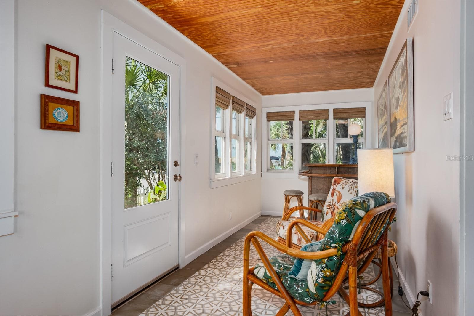 Main Cottage - Entry - 105 6TH AVE, ST PETE BEACH