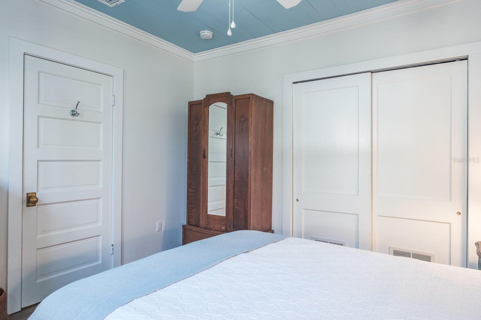 Main Cottage Primary Bedroom - 105 6TH AVE, ST PETE BEACH