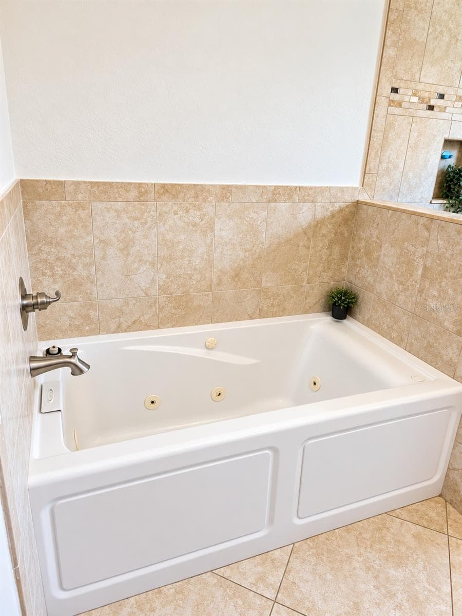 Single Family Residence at 25295 CAYCE CT, PUNTA GORDA, photo 15 of 26