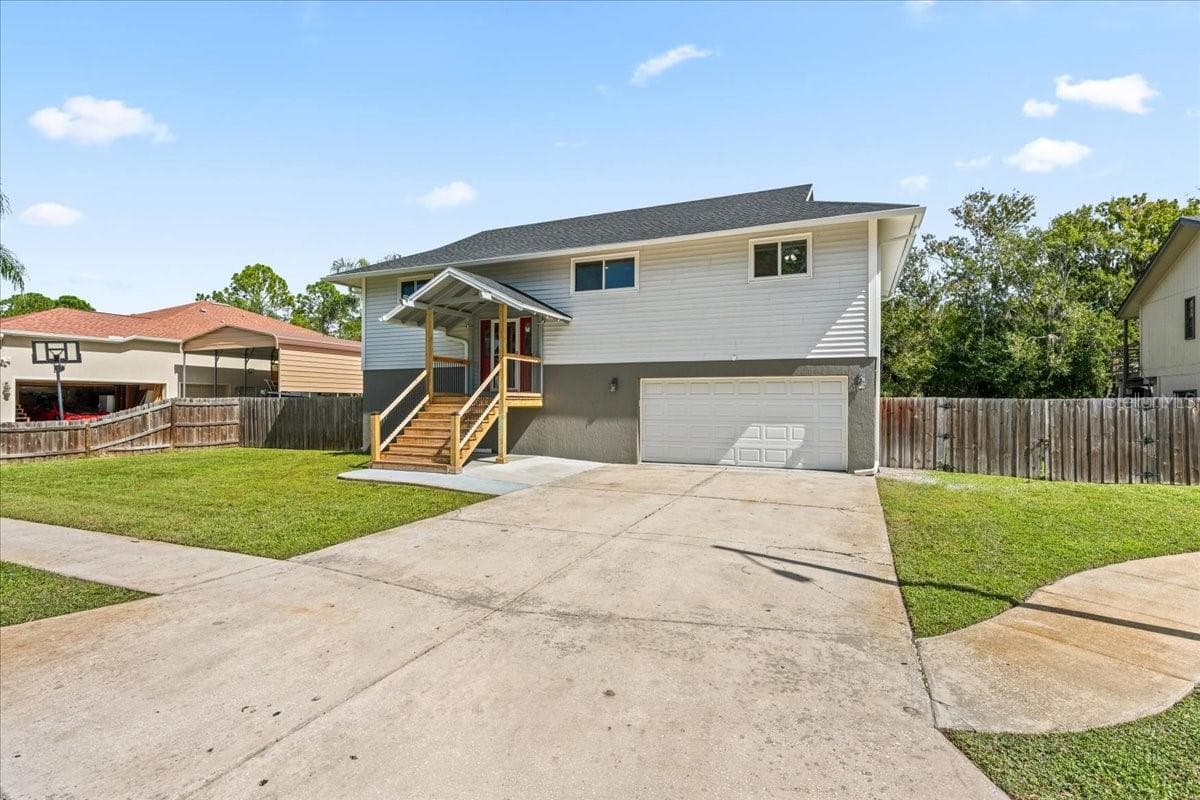 Single Family Residence at 3010 EVENSONG CT, HOLIDAY, photo 6 of 75