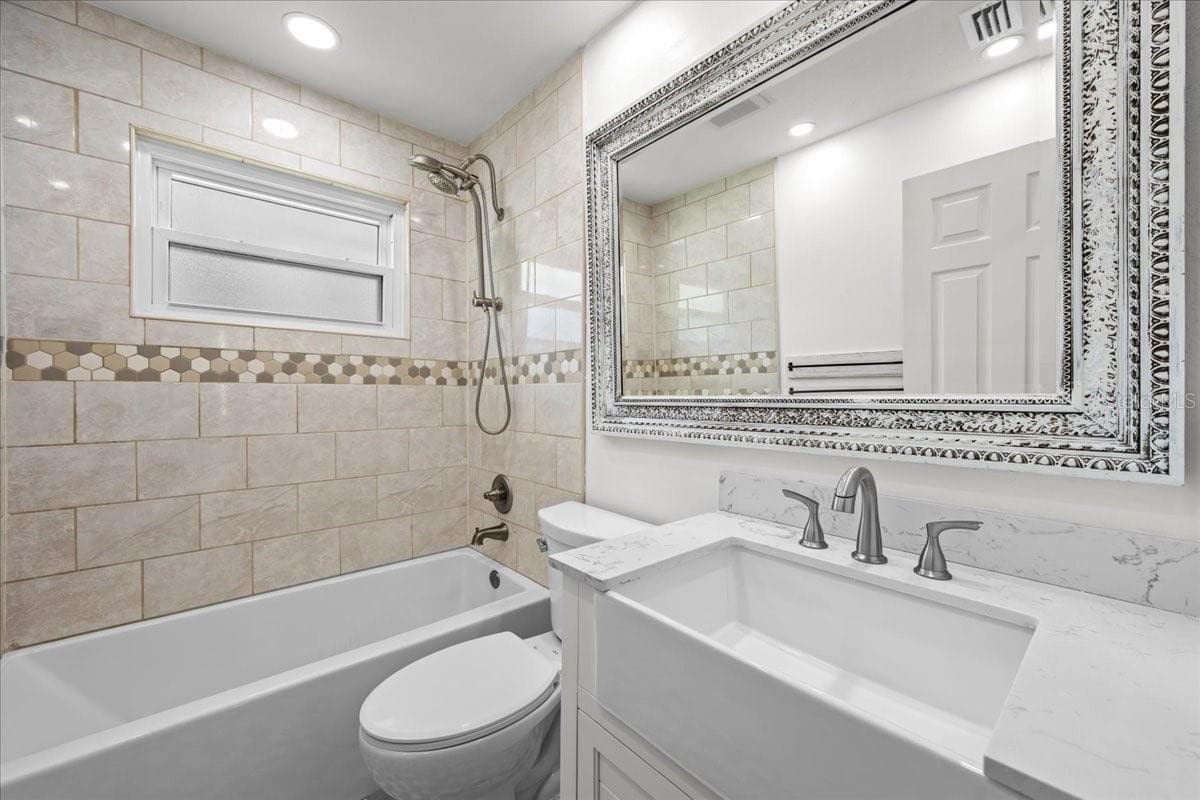Bathroom #2 - 3010 EVENSONG CT, HOLIDAY