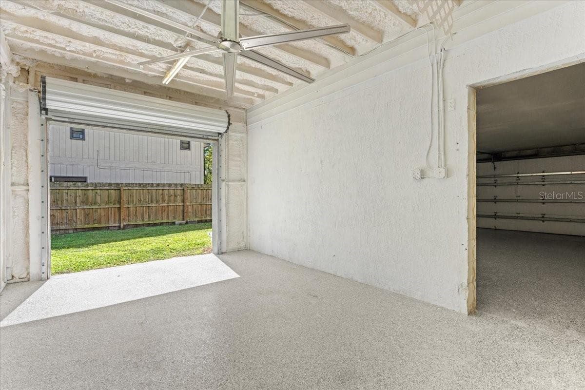 Third Garage w/ Roll Up Door - 3010 EVENSONG CT, HOLIDAY