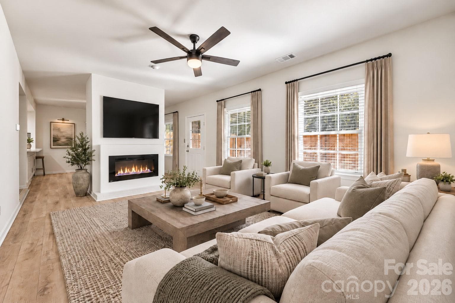 Condominium at 3812 Selwyn Farms Lane, Charlotte, photo 3 of 41