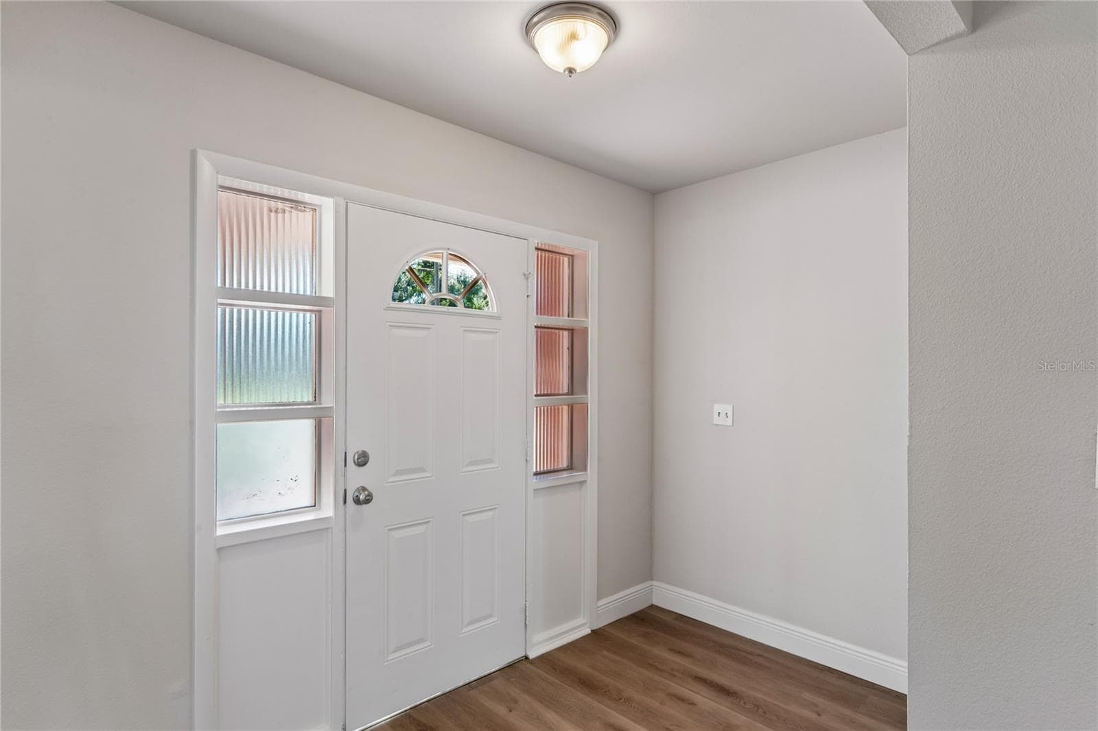 Single Family Residence at 4810 WYNWOOD DR, TAMPA, photo 3 of 25