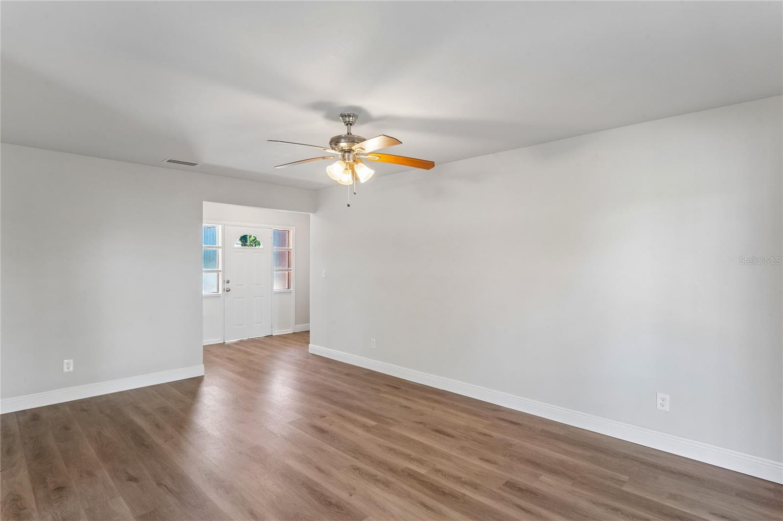 Single Family Residence at 4810 WYNWOOD DR, TAMPA, photo 5 of 25