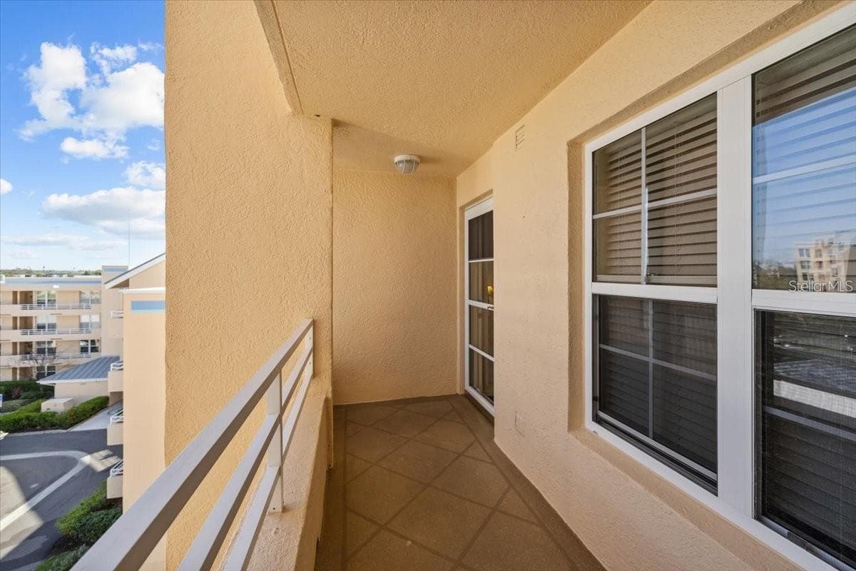 Condominium at 4460 FAIRWAYS BLVD #401, BRADENTON, photo 5 of 40