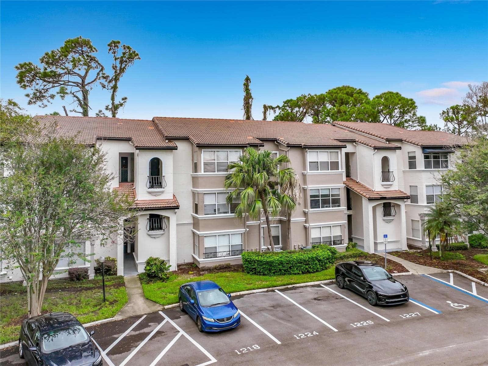 Quadruplex at 5116 CONROY RD #23, ORLANDO, photo 59 of 100