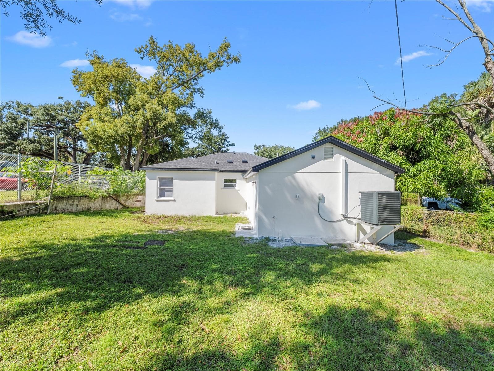 Single Family Residence at 7305 N TALIAFERRO AVE, TAMPA, photo 7 of 39