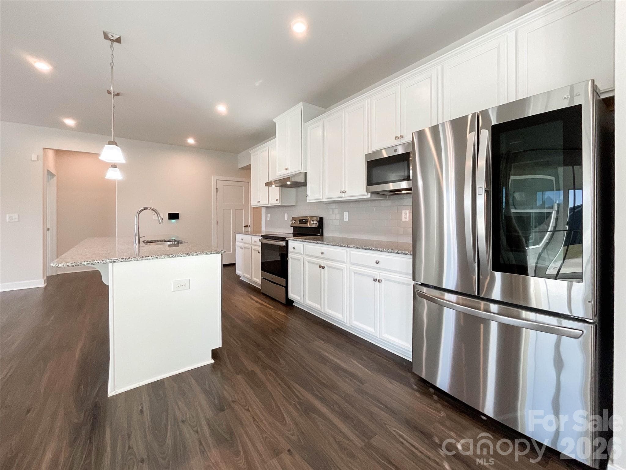 Granite Countertops & Stainless-Steel Appliances - 5091 Summer Surprise Lane, Charlotte