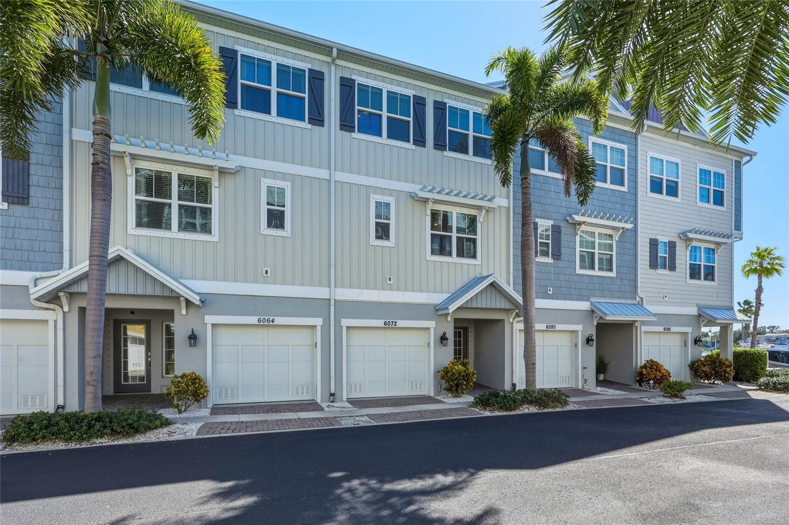 Front of the townhouse - 3 stories - 6072 MOORINGS DR S, ST PETERSBURG