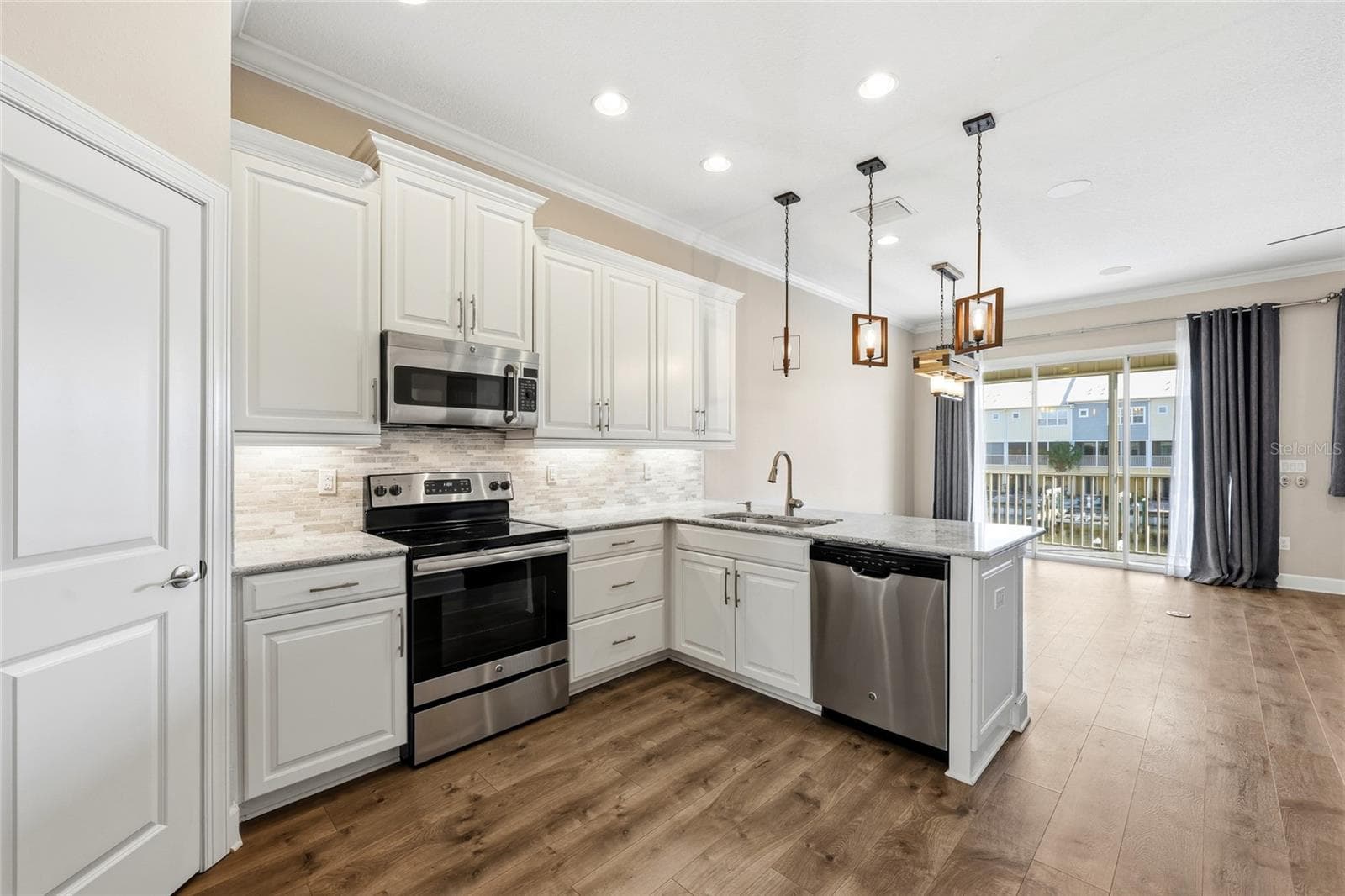 Townhouse at 6072 MOORINGS DR S, ST PETERSBURG, photo 16 of 64
