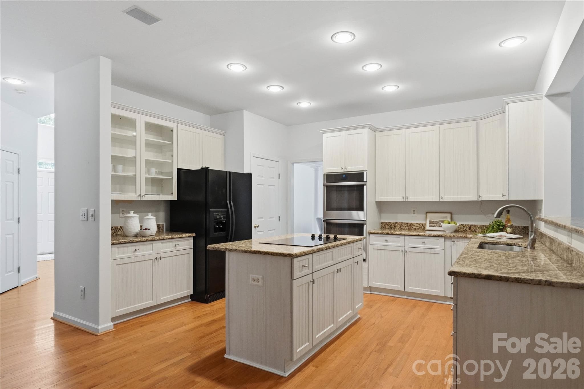 Single Family Residence at 7900 Wilby Hollow Drive, Charlotte, photo 17 of 35
