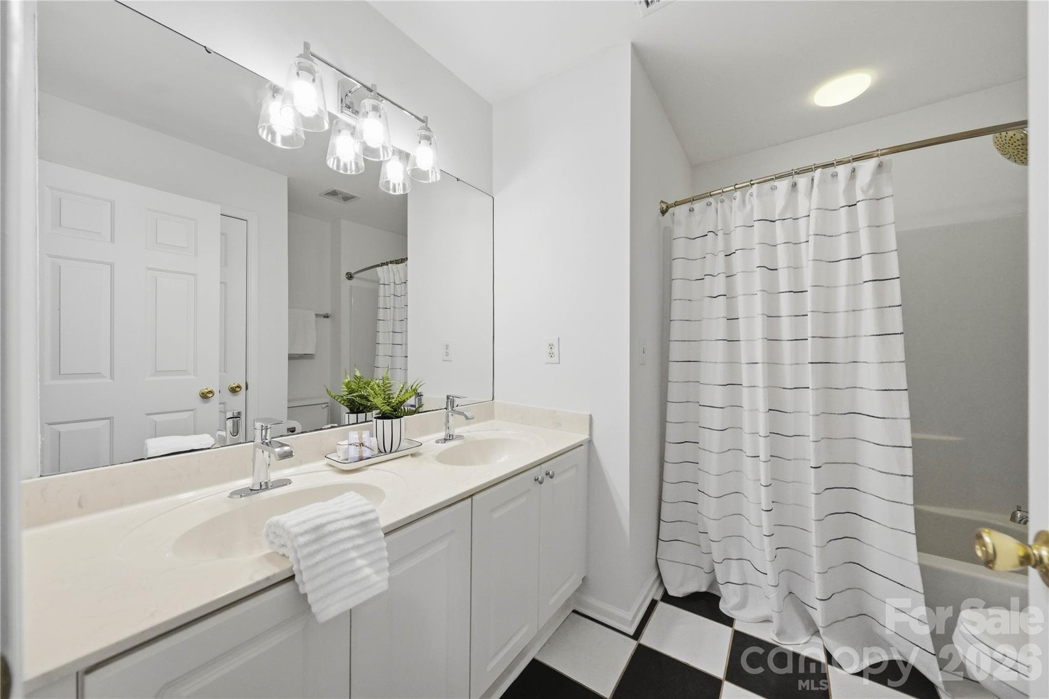 Single Family Residence at 7900 Wilby Hollow Drive, Charlotte, photo 26 of 35