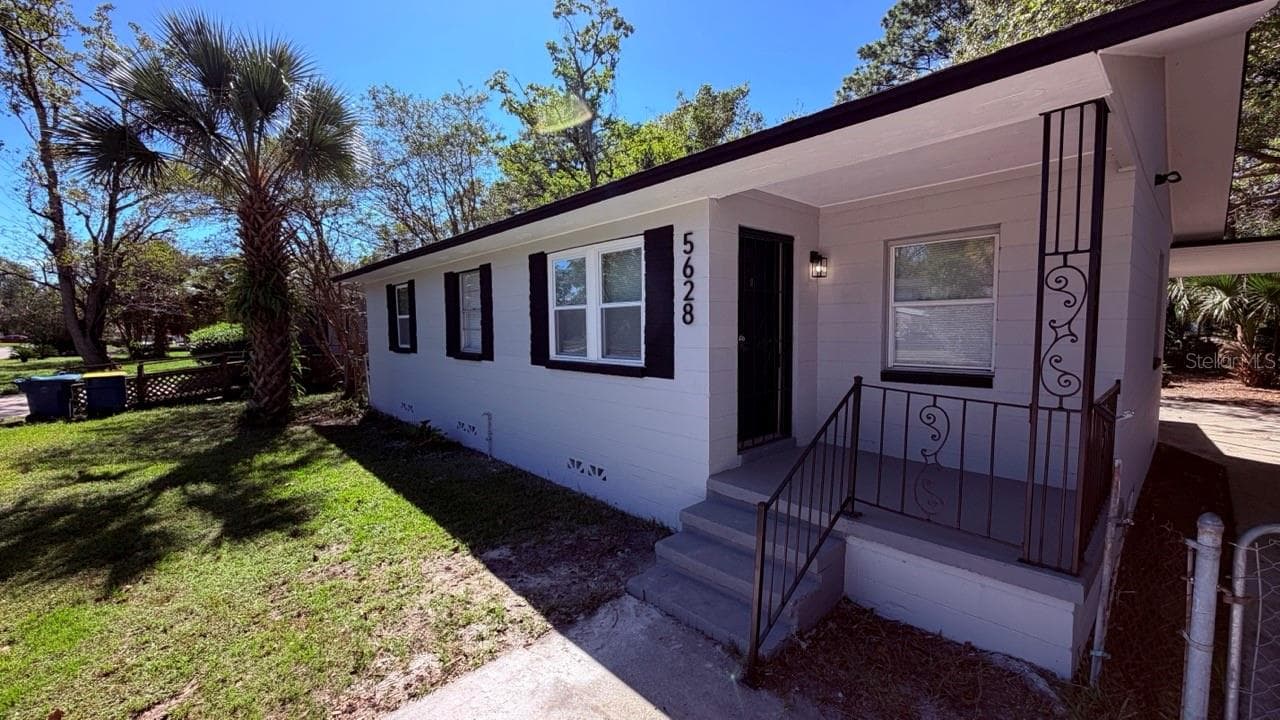 Single Family Residence at 5628 BELAFONTE DR, JACKSONVILLE, photo 4 of 82