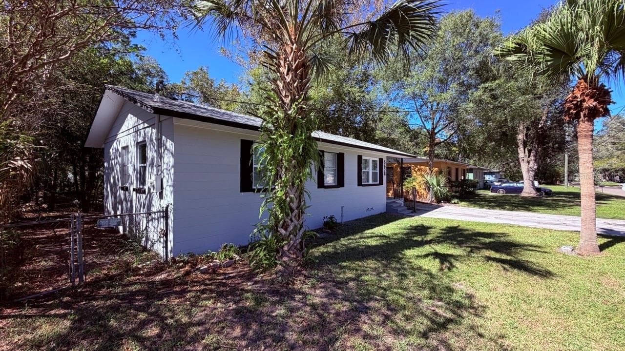 Single Family Residence at 5628 BELAFONTE DR, JACKSONVILLE, photo 7 of 82