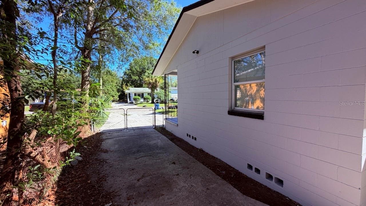 Single Family Residence at 5628 BELAFONTE DR, JACKSONVILLE, photo 12 of 82