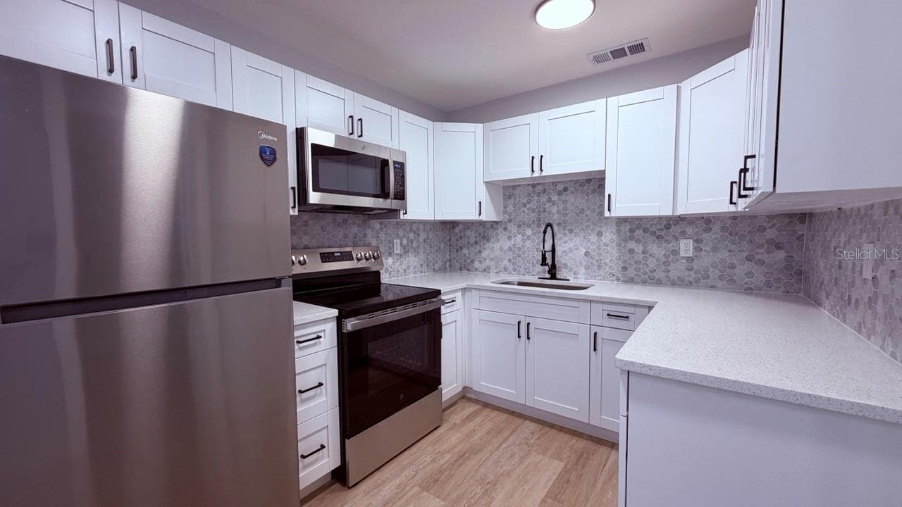 Single Family Residence at 5628 BELAFONTE DR, JACKSONVILLE, photo 30 of 82