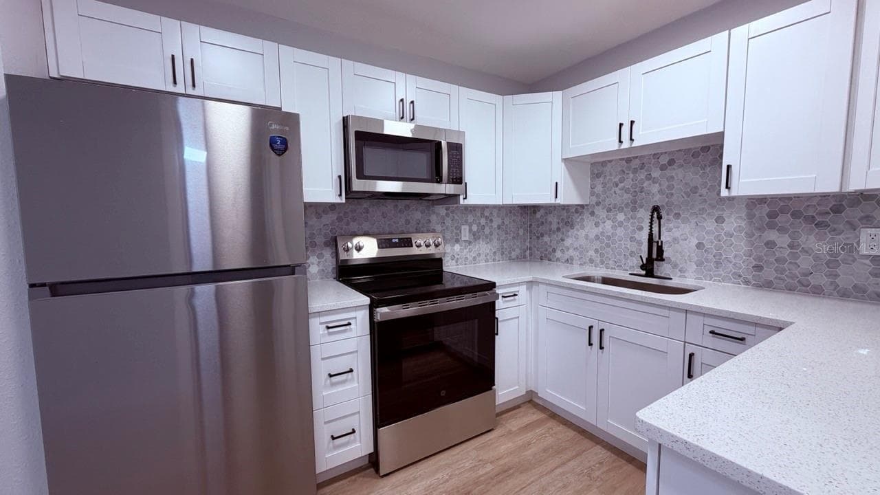 Single Family Residence at 5628 BELAFONTE DR, JACKSONVILLE, photo 32 of 82