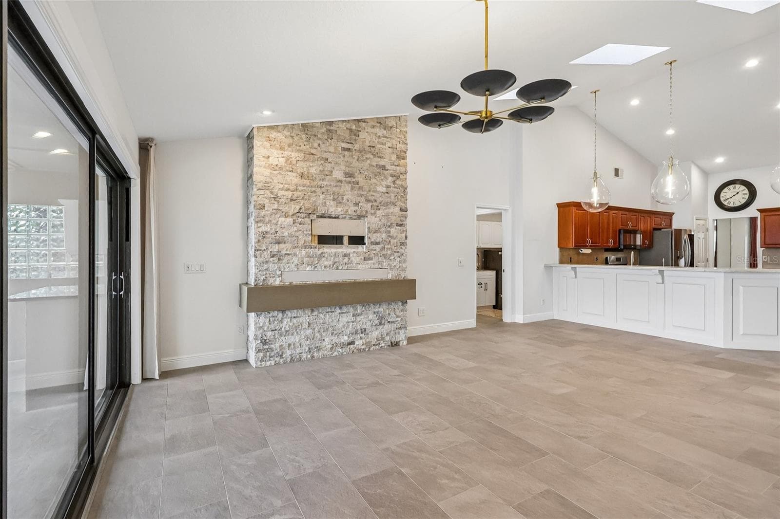 Single Family Residence at 1113 HAWTHORNE COVE DR, OCOEE, photo 5 of 43