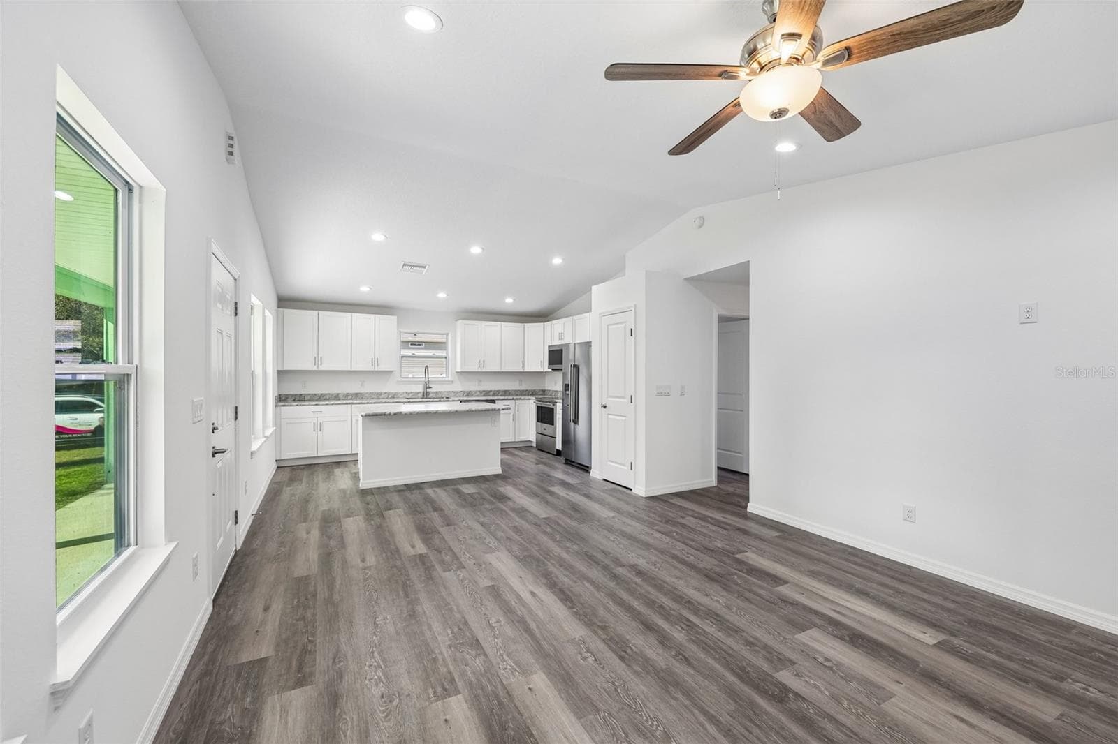 Single Family Residence at 40091 OAKRIDGE DR, LADY LAKE, photo 8 of 30