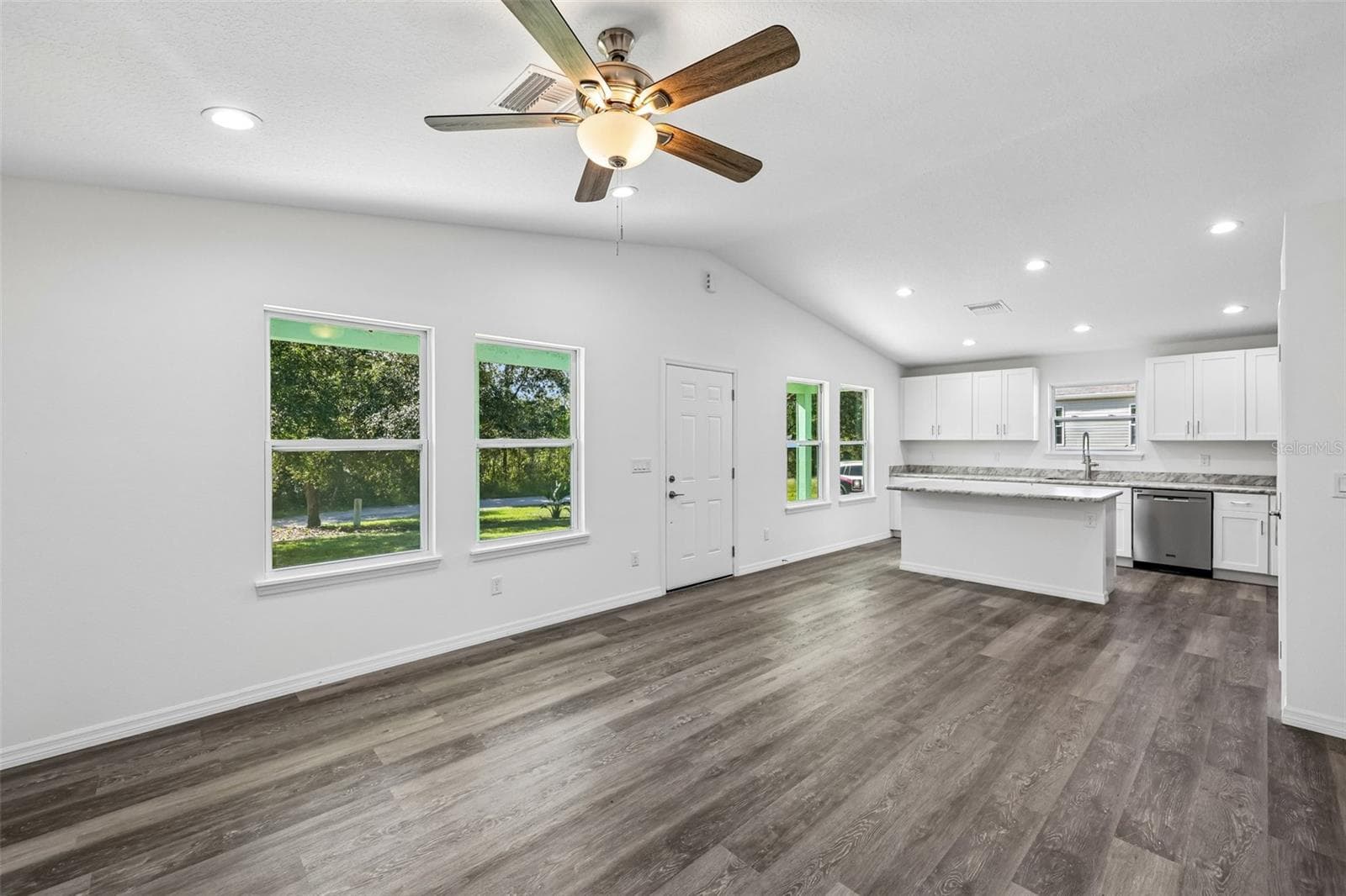 Single Family Residence at 40091 OAKRIDGE DR, LADY LAKE, photo 14 of 30