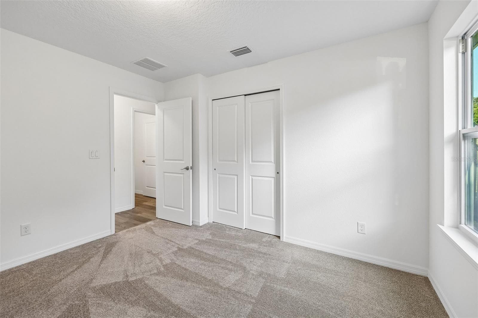 Single Family Residence at 40091 OAKRIDGE DR, LADY LAKE, photo 16 of 30