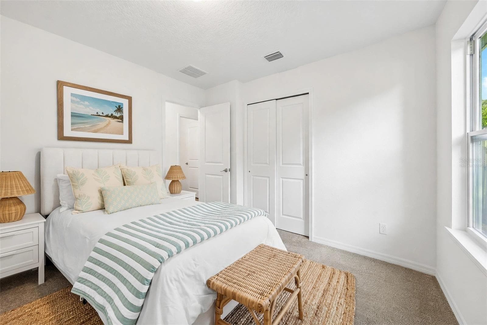 Virtually Staged - 40091 OAKRIDGE DR, LADY LAKE