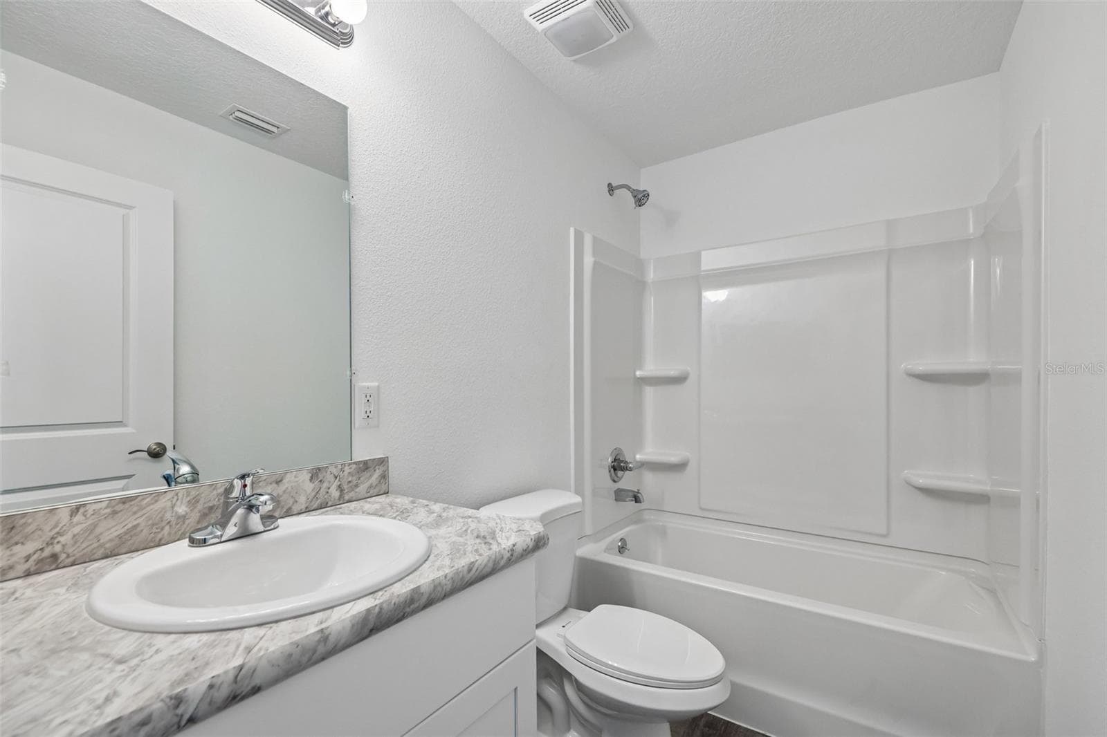 Single Family Residence at 40091 OAKRIDGE DR, LADY LAKE, photo 25 of 30