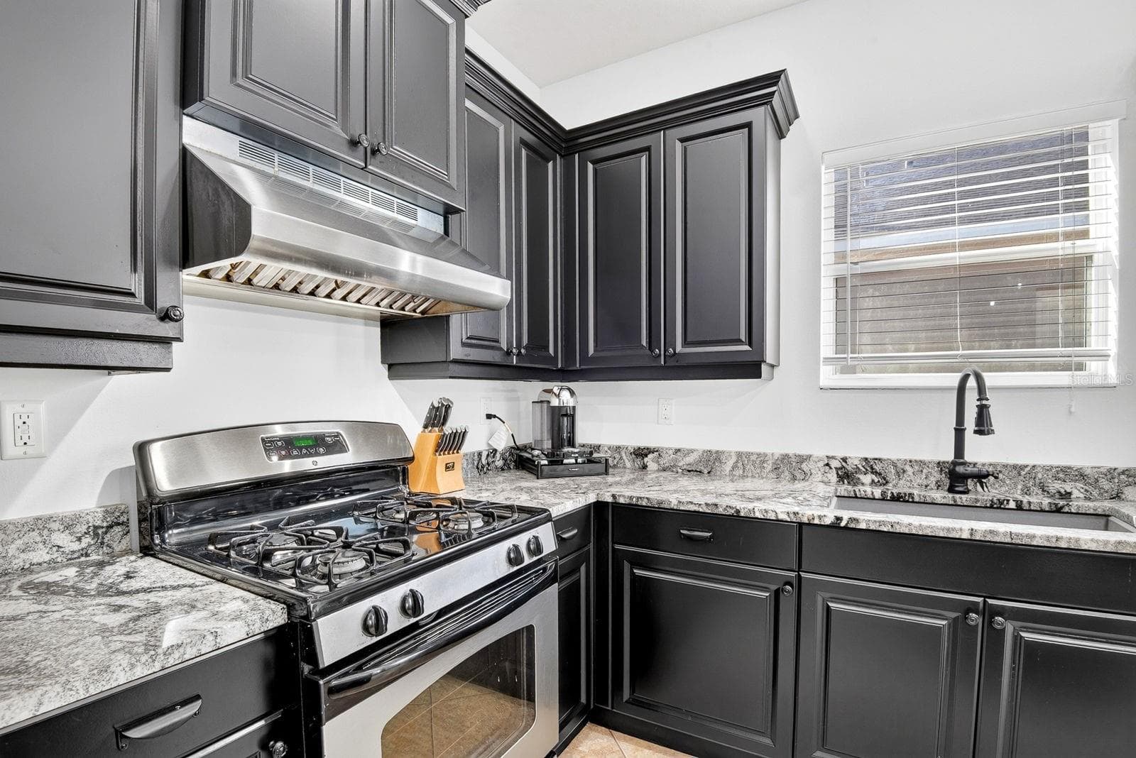 Single Family Residence at 4914 TORREY PINES RUN, BRADENTON, photo 12 of 78