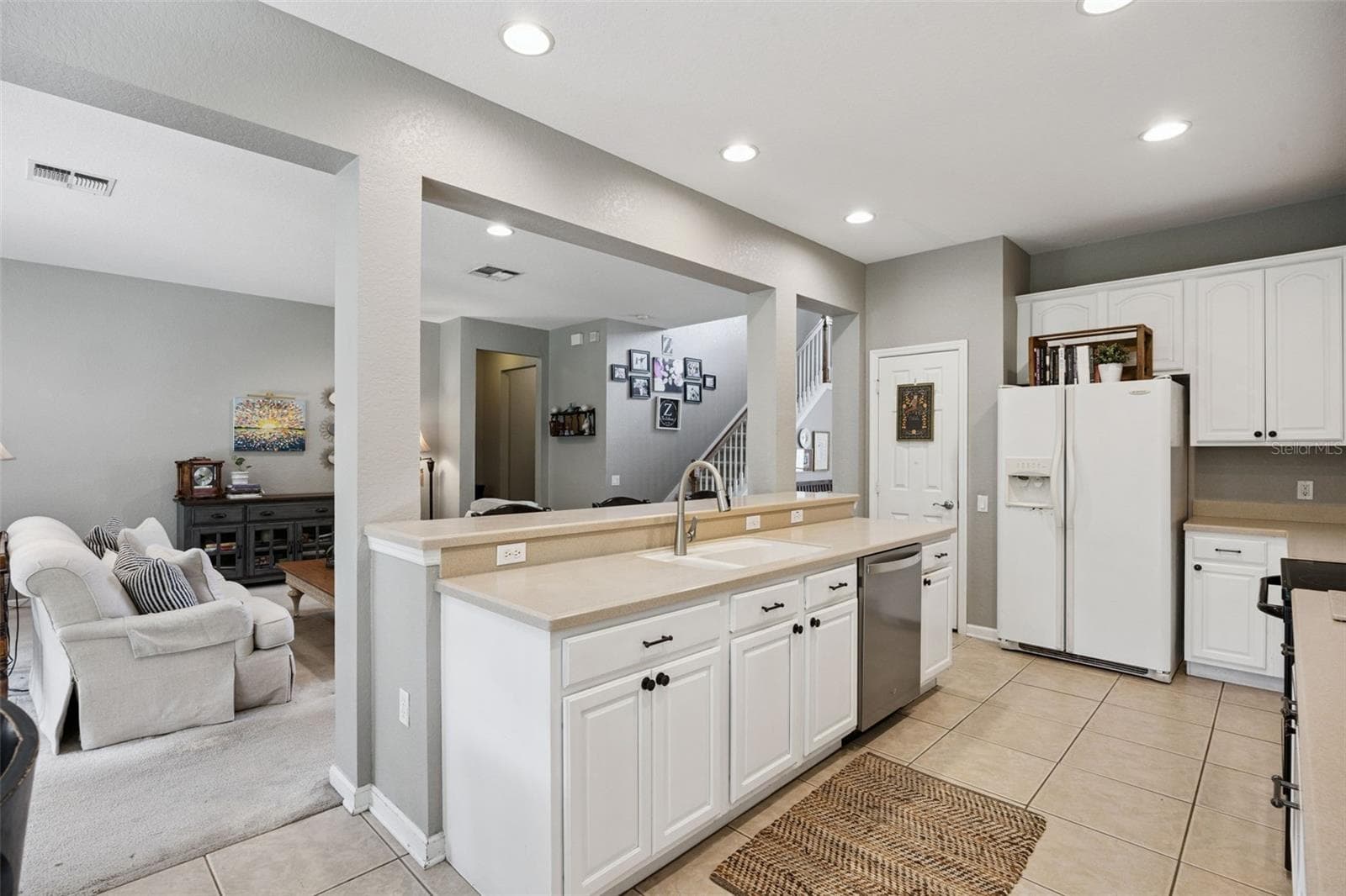 Kitchen/Living Room Combo - 1140 TOLUKE PT, ORLANDO