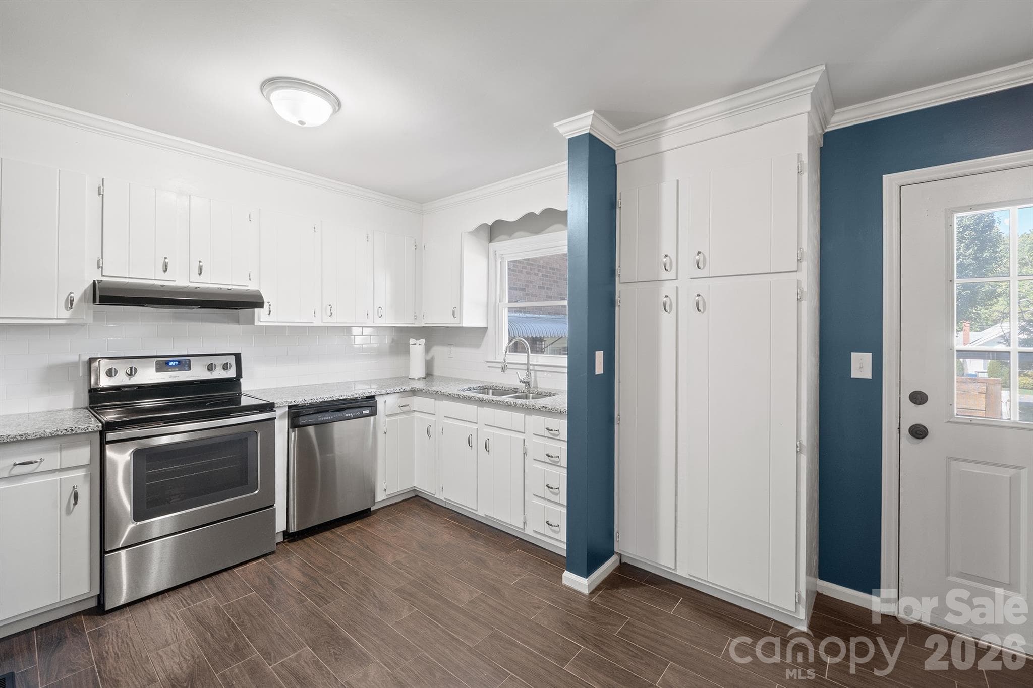 Townhouse at 731 10th Avenue NE, Hickory, photo 6 of 30
