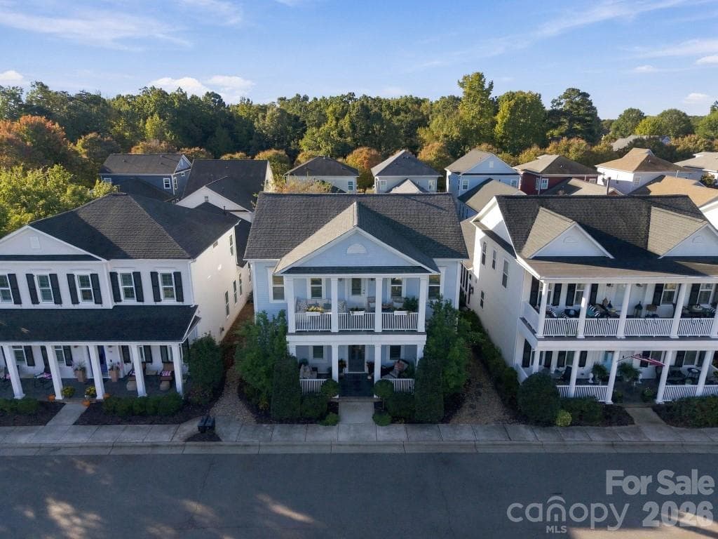 Single Family Residence at 720 Loretto Lane, Fort Mill, photo 4 of 48