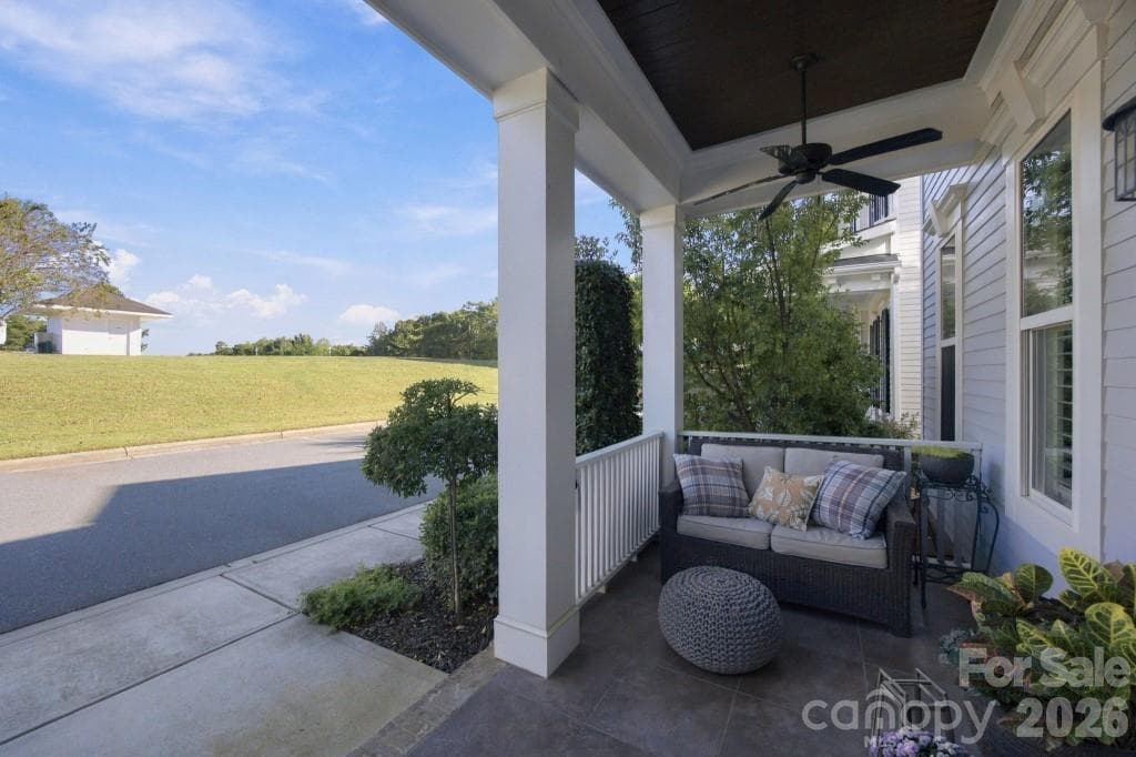 Single Family Residence at 720 Loretto Lane, Fort Mill, photo 10 of 48