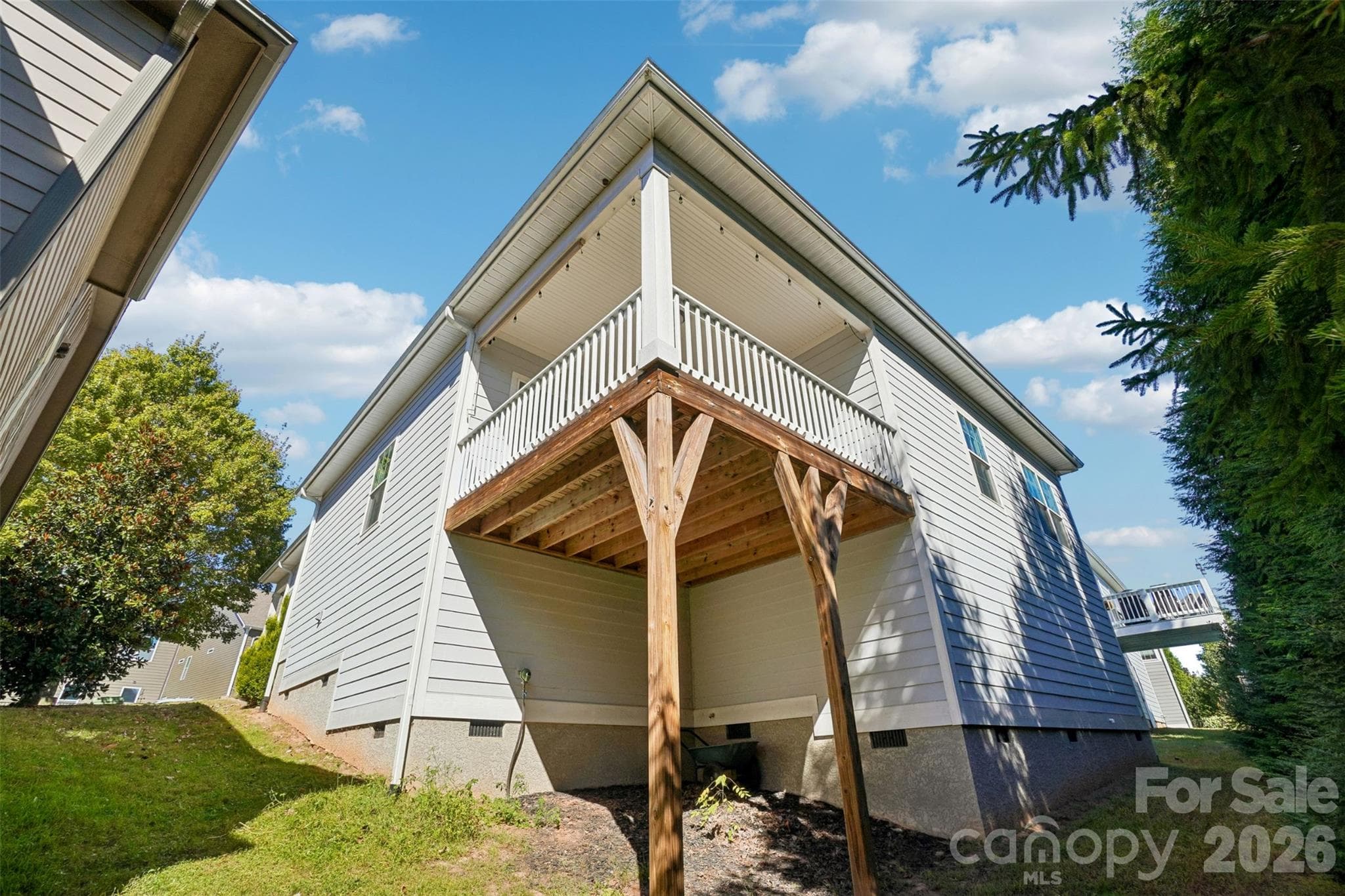 Single Family Residence at 3 Dreambird Drive, Leicester, photo 5 of 27