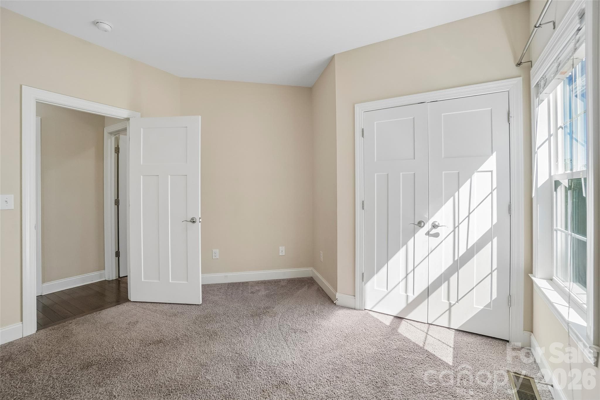 Single Family Residence at 3 Dreambird Drive, Leicester, photo 16 of 27