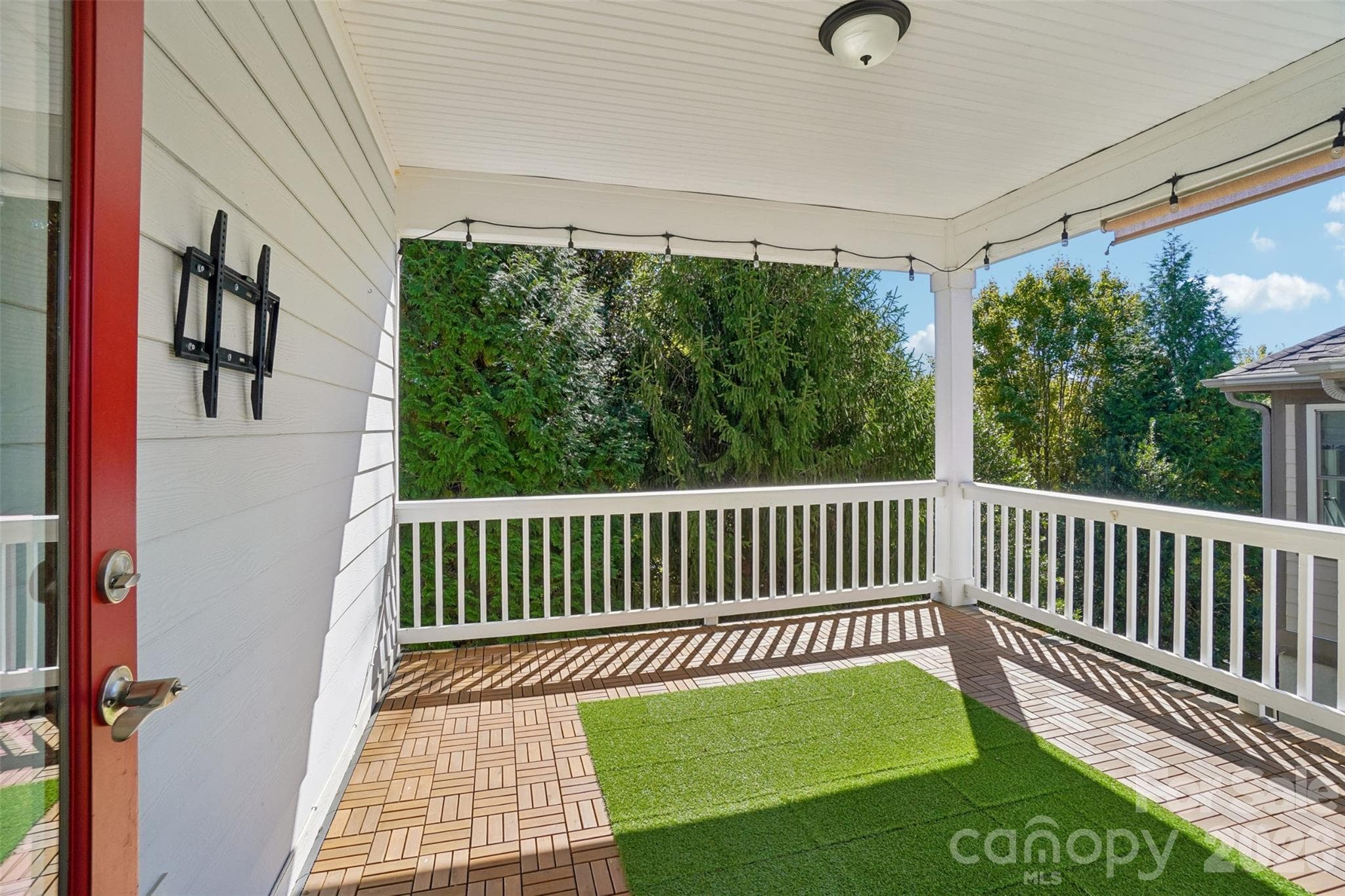 Single Family Residence at 3 Dreambird Drive, Leicester, photo 23 of 27