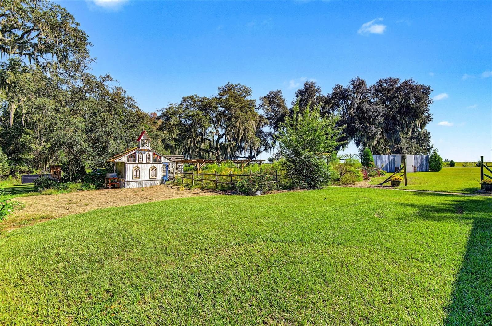 Single Family Residence at 15300 LAKE IOLA RD, DADE CITY, photo 5 of 93